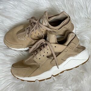 Women’s Nike Huaraches - Mushroom Suede